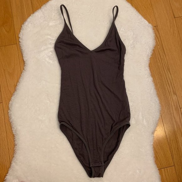 LIKE NEW Modal aritzia talula bodysuit size xs - Picture 3 of 6